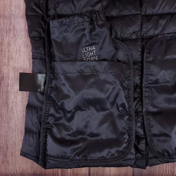 Uniqlo Womens Small Ultra Light Down Vest Compact Packable Puffer Snap Black - Picture 10 of 15